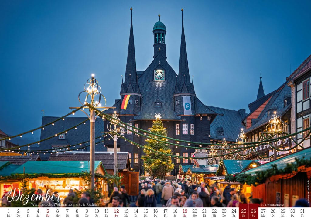 Kalender 2027, Dezember: Weihnachtsmarkt vor dem Rathaus